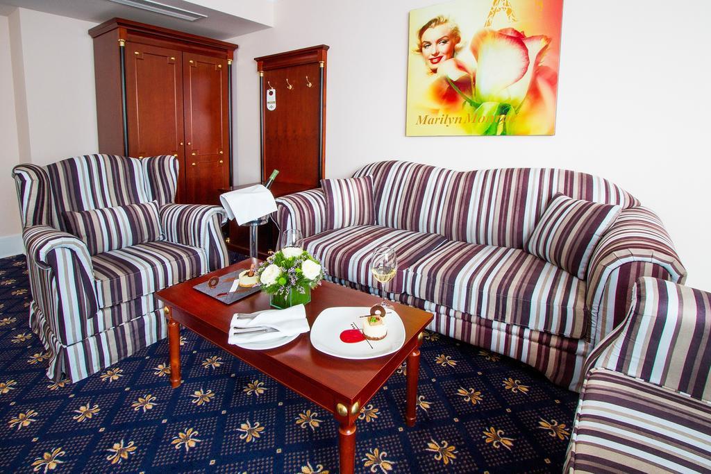A Hoteli - Hotel Sloboda ชาบาซ ห้อง รูปภาพ