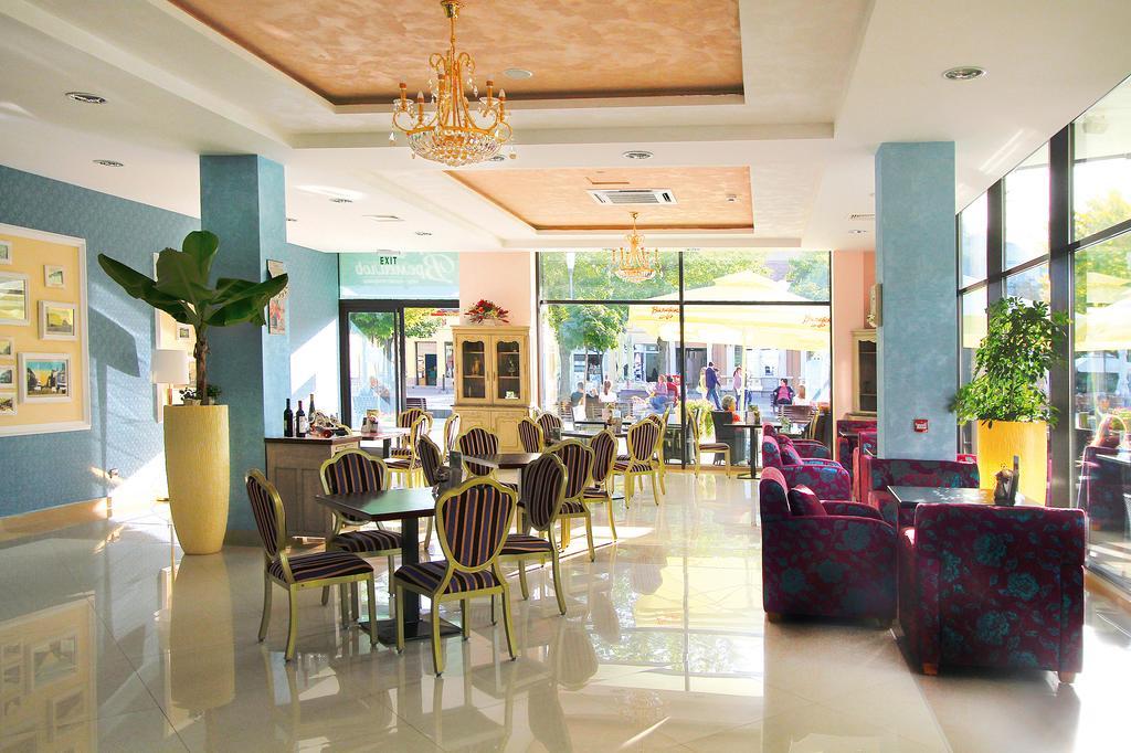 A Hoteli - Hotel Sloboda ชาบาซ ภายนอก รูปภาพ